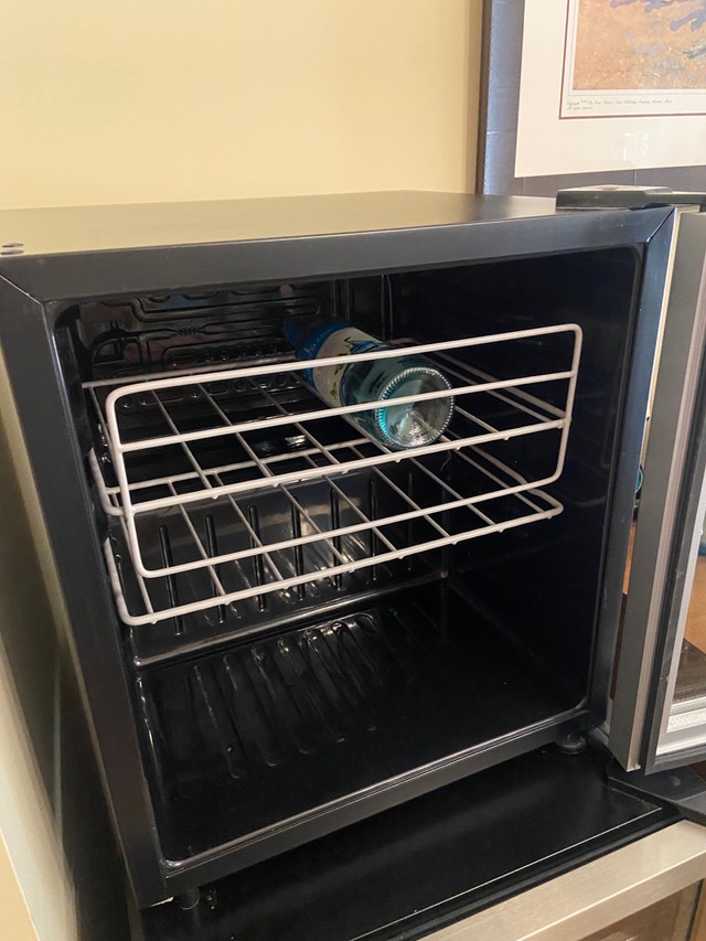 Danby Freestanding Wine Fridge/cooler Refrigerators Calgary Kijiji