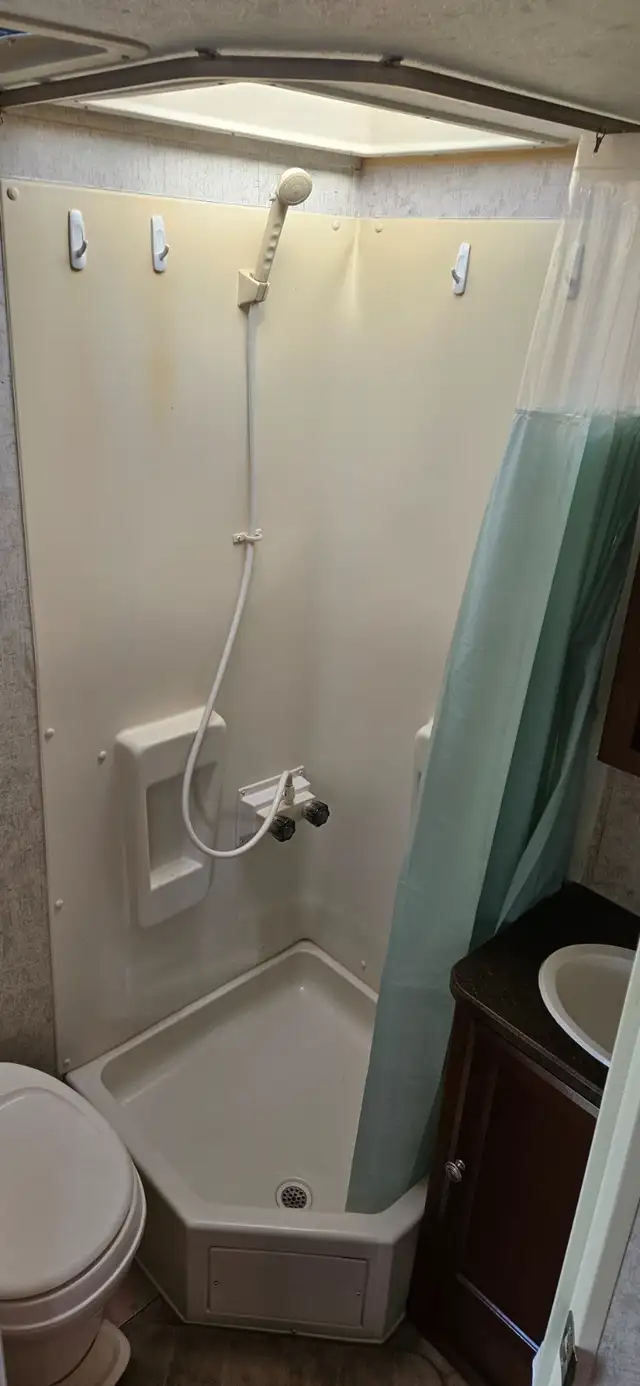 2010 Dutchmen Kodiak TT hybrid camper trailer for sale in Travel Trailers & Campers in Owen Sound - Image 10