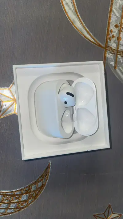 ** please note , this AirPod is missing one earpiece so may be great for someone who doesn’t mind us...