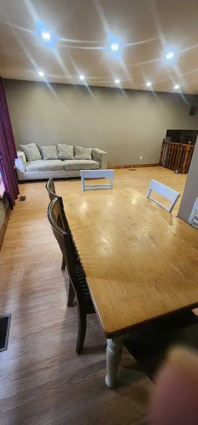 House is Available APRIL 1ST. Please contact for more information! Located North Barrie. 5 private b...