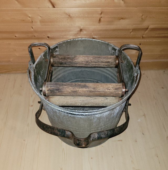 Eagle wood ringer galvanized mop bucket in Arts & Collectibles in Red Deer - Image 4