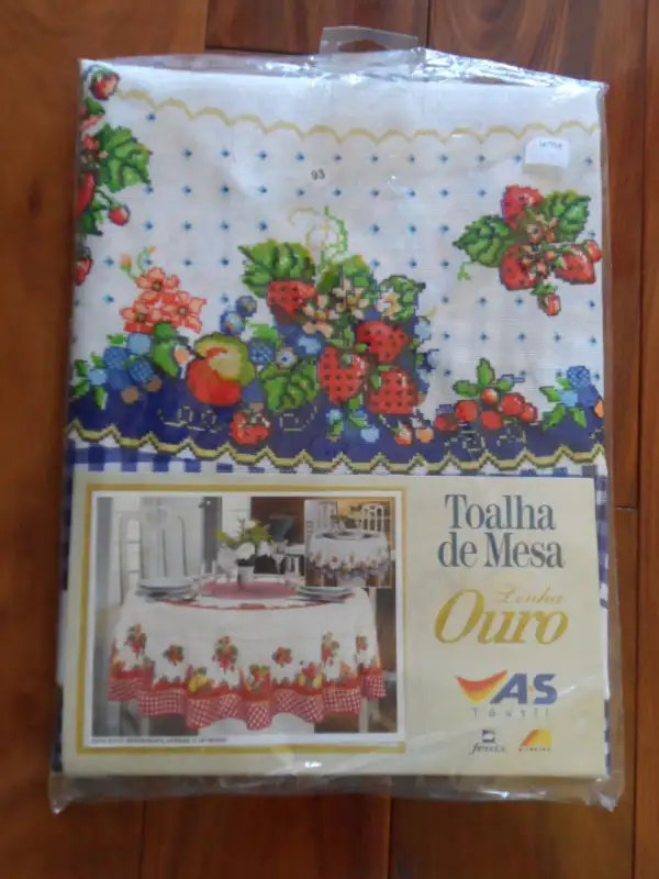 FLAT BED SHEET, ZIPPERED PILLOW CASES, SOFA COVERS & TABLE CLOTH in Home Décor & Accents in Markham / York Region - Image 4