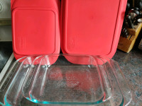 Set of 2 Large Pyrex Glass Storage or Bakeware, with Lids