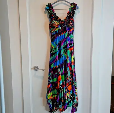 Bellissima sleeveless midi dress Great dress for dancing! Cups are lightly lined but not removable (...