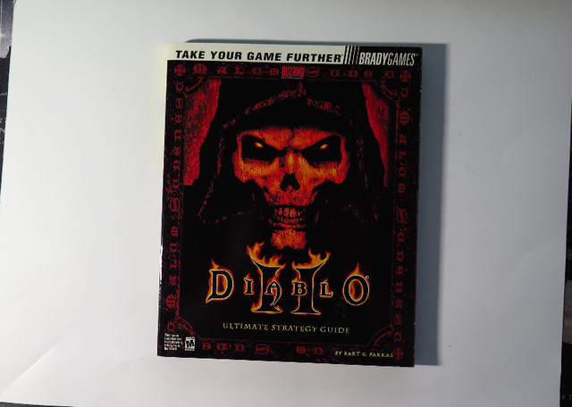 Diablo 2 Ultimate Strategy Guide BradyGames dans Jeux pour PC  à Ville de Montréal