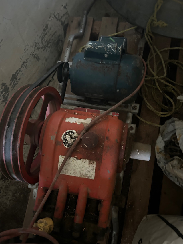 Pressure pump Other Business & Industrial Edmonton Kijiji