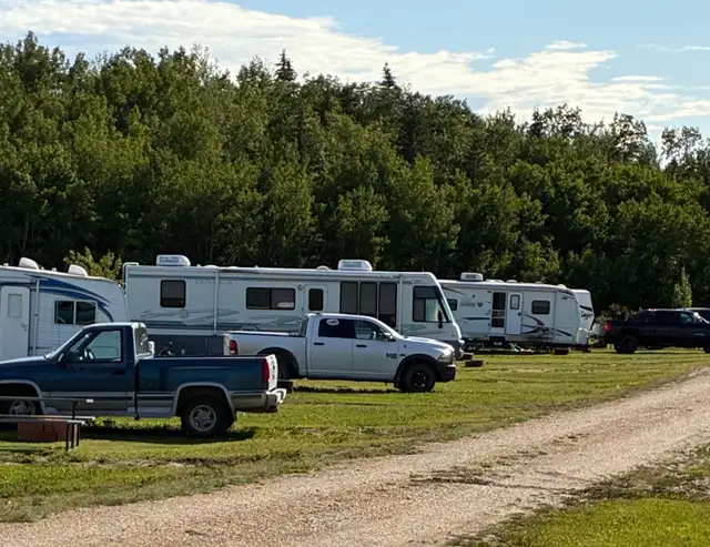 RV sites close to Edmonton in Alberta in Canada - Image 4