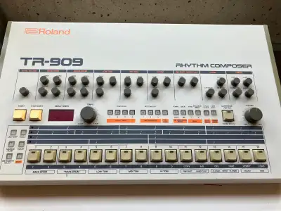 Roland TR-909 Rhythm Composer, View more