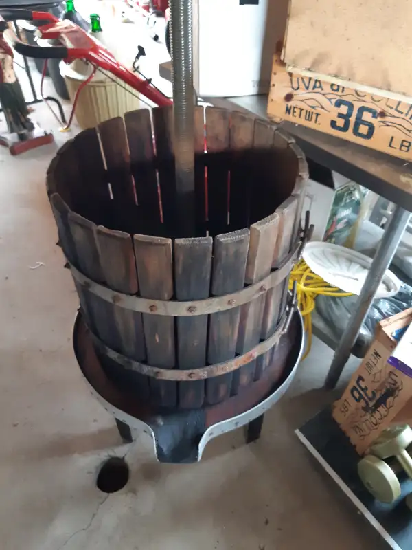 Grape Press in Hobbies & Crafts in Barrie - Image 2