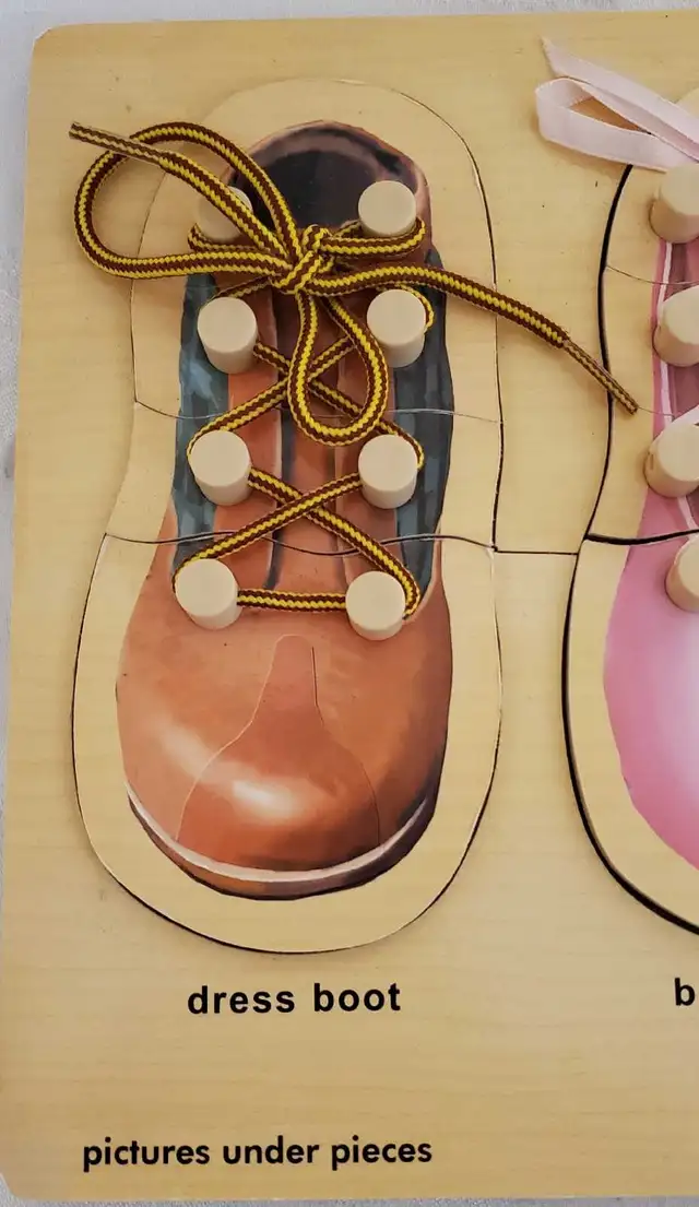 Melissa & Doug Wooden Shoe Lacing Peg Puzzle in Toys & Games in Oshawa / Durham Region - Image 6