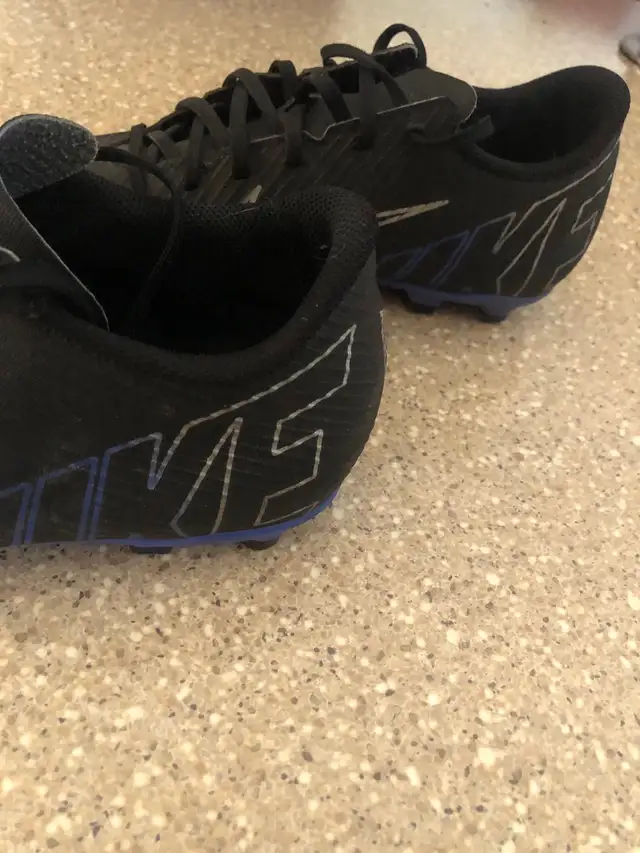 *DEAL*Soulier soccer NIKE Mercurial Noir - 7.5 Youth in Soccer in Gatineau - Image 4