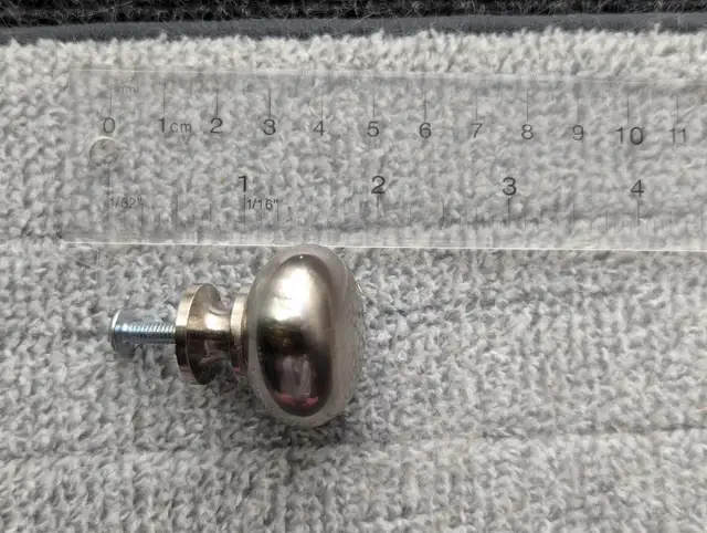 Brushed Nickel cabinet/drawer knobs/pulls Lot of 4 in Hardware, Nails & Screws in Edmonton - Image 4