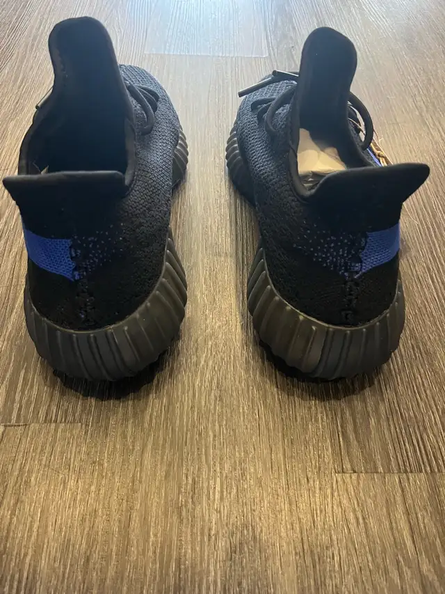 Adidas Yeezy 350 Dazzling Blue size 11 in Men's Shoes in Markham / York Region - Image 6