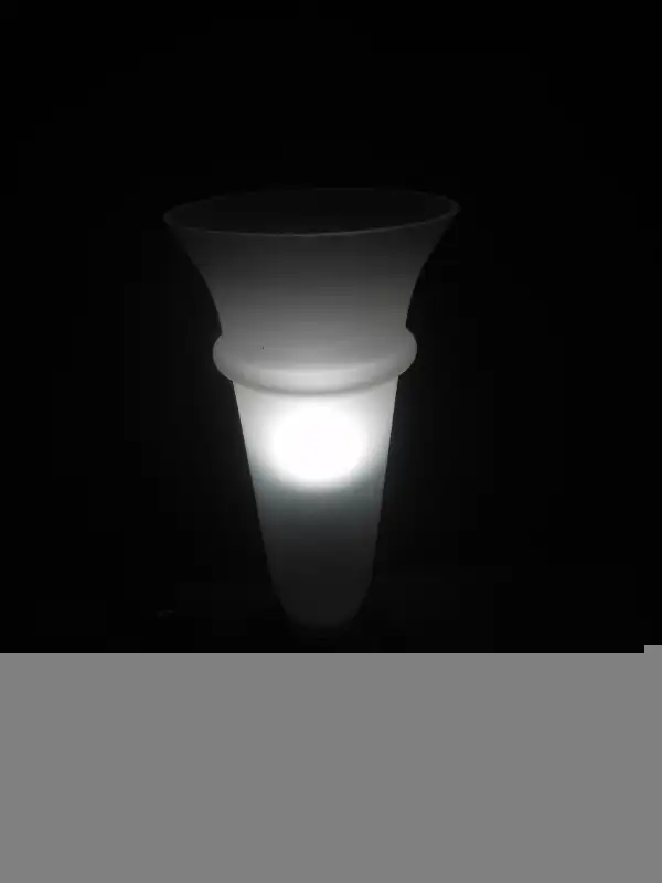 Glass table/desk lamp in Indoor Lighting & Fans in City of Montréal - Image 7