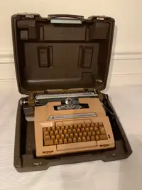 Vintage Automatic Typewriter with case