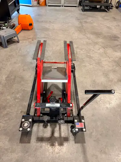 Like new PitBull motorcycle lift, used it for oil changes on Harley Davidson Touring and Harley Fatb...