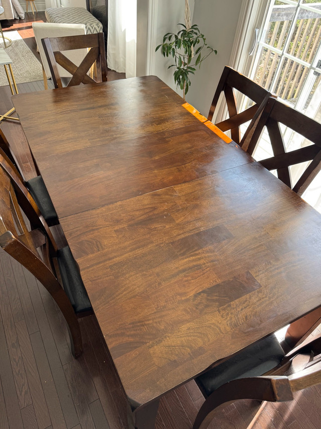 7 piece dining set in Dining Tables & Sets in Ottawa