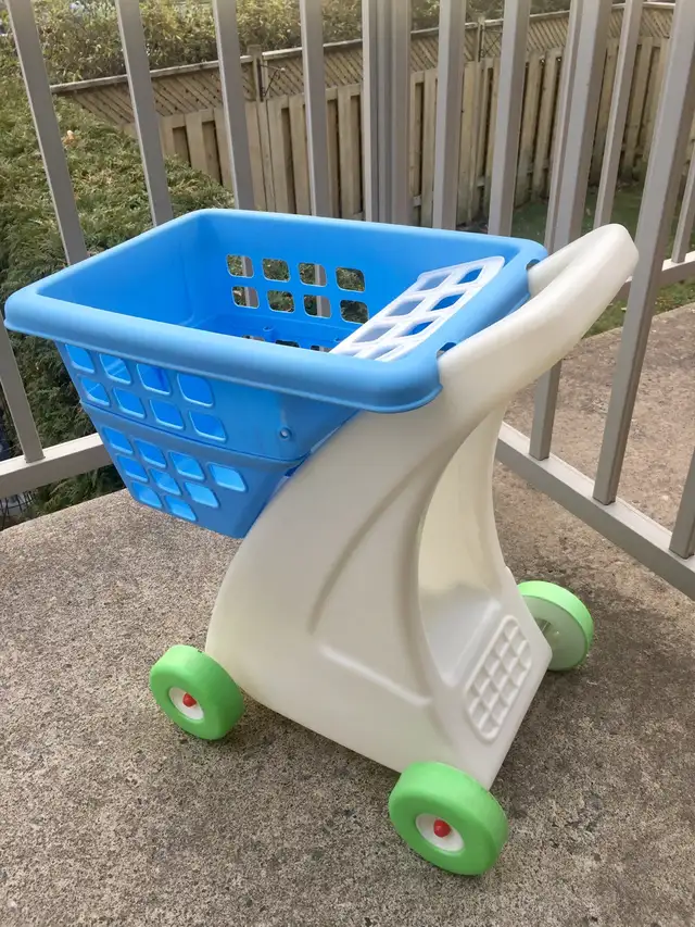 Little Tikes Child Toys Shopping Car(chariot/panier), like new in Toys in City of Montréal - Image 4