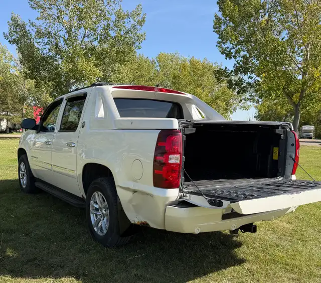 2013 Chev Avalanche Black Diamond 571517069857269762