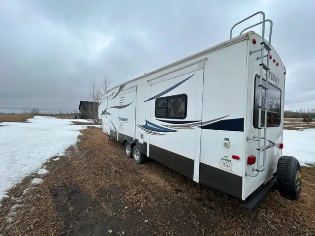 2012 Sydney Outback 325 fre in Travel Trailers & Campers in Regina - Image 8
