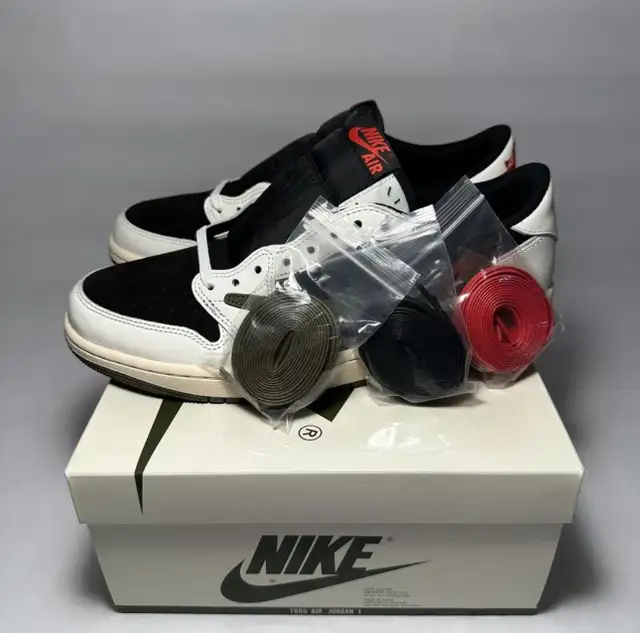Jordan 1 Retro Low SP Travis Scott Olive  in Men's Shoes in City of Toronto - Image 2