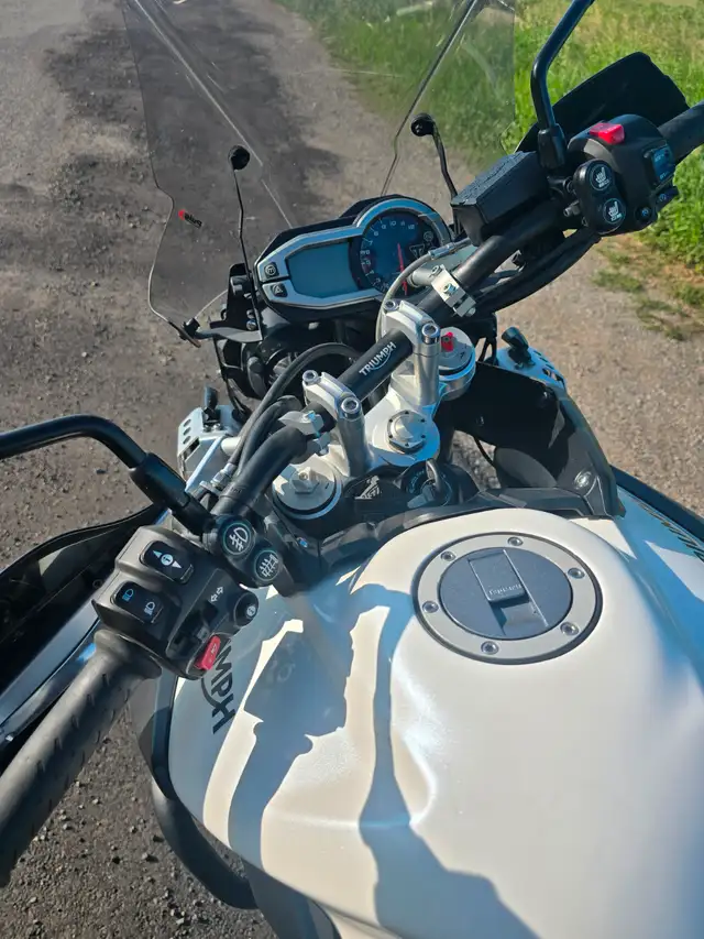 2016 Triumph Tiger XCA 800 in Street, Cruisers & Choppers in Calgary - Image 5