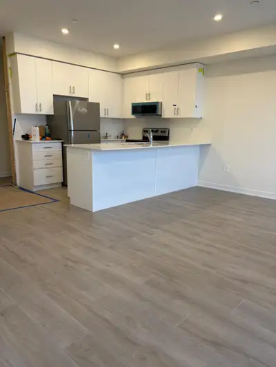RENT: Stacked Town Home-  1 Bed, 2.5 Bath- Pickering  Brock Road