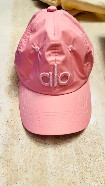 casquette Alo en nylon rose , View more