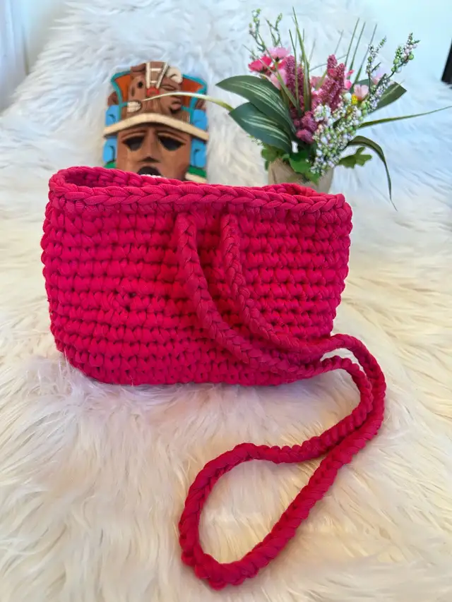 Crochet Bow Purse, sling and handbag in Women's - Bags & Wallets in London - Image 7