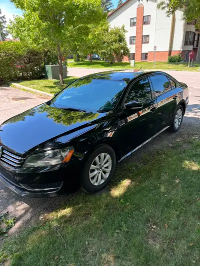 English will follow je mets en vente ma Passat berline 2.5 Litres, année 2013, 167,800 Km en excelle...