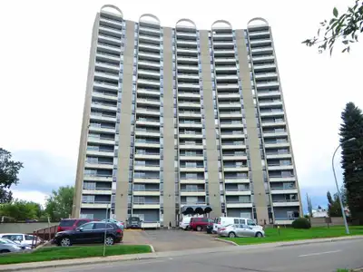 Furnished 1 BR High-Rise Apartment, walking to UofA & WhyteAve