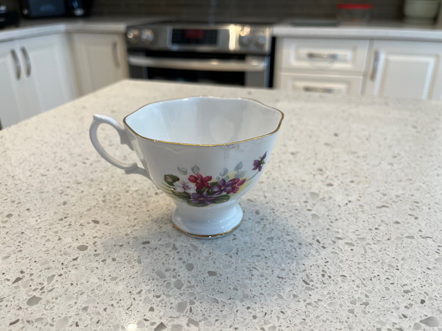 Royal Albert Cup and Saucer  in Arts & Collectibles in Oshawa / Durham Region - Image 4