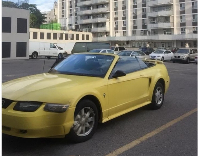 2001 Ford Mustang Base 2D Convertible in Cars & Trucks in City of Toronto - Image 2