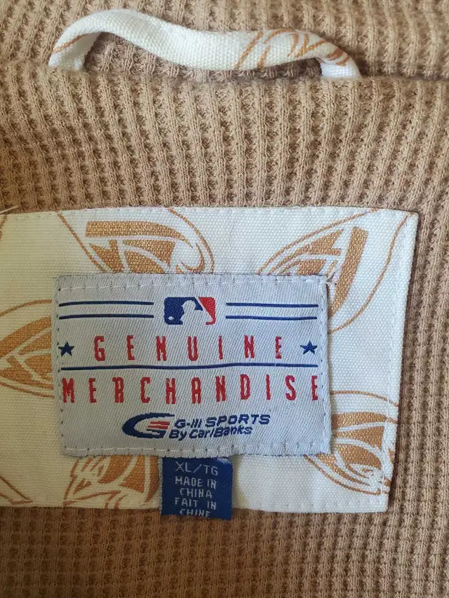 Blue Jay's jacket in Men's in Oshawa / Durham Region - Image 4