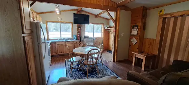 Cabin Rental near Koocanusa Lake East Kootenays in British Columbia in Canada - Image 4