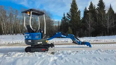 JRippa R-10 1 ton mini excavator. Manufacturer parts warranty one year or 1500 hours. The JoyT5 mini...