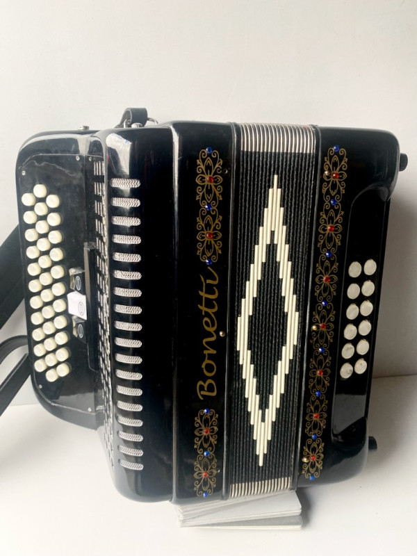 PIANO ACCORDIONS & BUTTONS ACCORDIONS EXCELLENT CONDITION Pianos