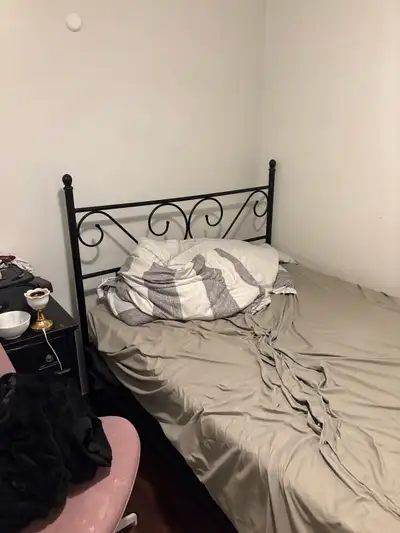 Une chambre à louer pour personne seule ou étudiant pas d’animaux tout inclus