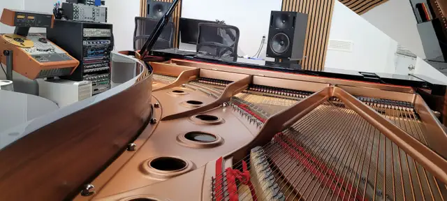 Grand Piano Yamaha C7 ( 2010) parfaite condition in Pianos & Keyboards in Laval / North Shore - Image 2