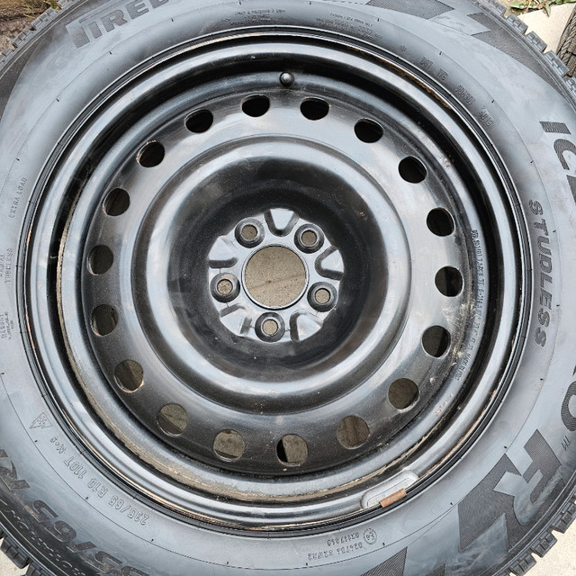 235/65/18 Pirelli winter tires 90% tread with steel rims 5x114.3 in Tires & Rims in Markham / York Region - Image 2