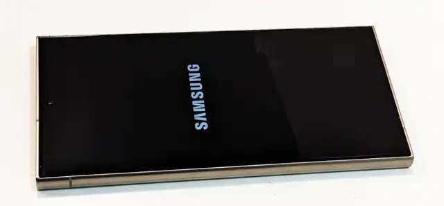 Samsung Galaxy S24 Ultra In Excellent Condition, Unlocked. in Cell Phones in City of Toronto - Image 5
