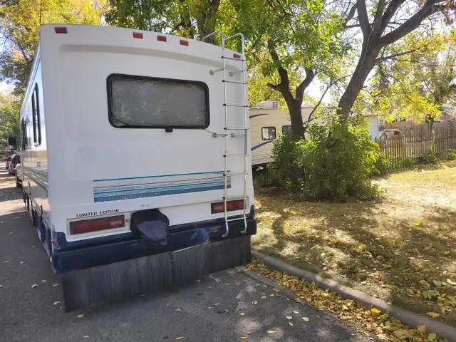 1990 mallard 29 ft class A motorhome in RVs & Motorhomes in Calgary - Image 9