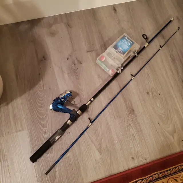 SHAKESPEARE Fishing Rod , Reel and tackle box in Fishing, Camping & Outdoors in City of Toronto - Image 4