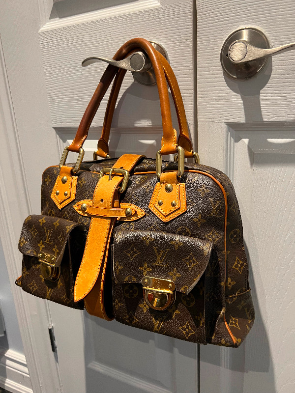 Louis Vuitton LV Manhattan Bag dans Femmes - Sacs et portefeuilles  à Ville de Toronto - Image 3
