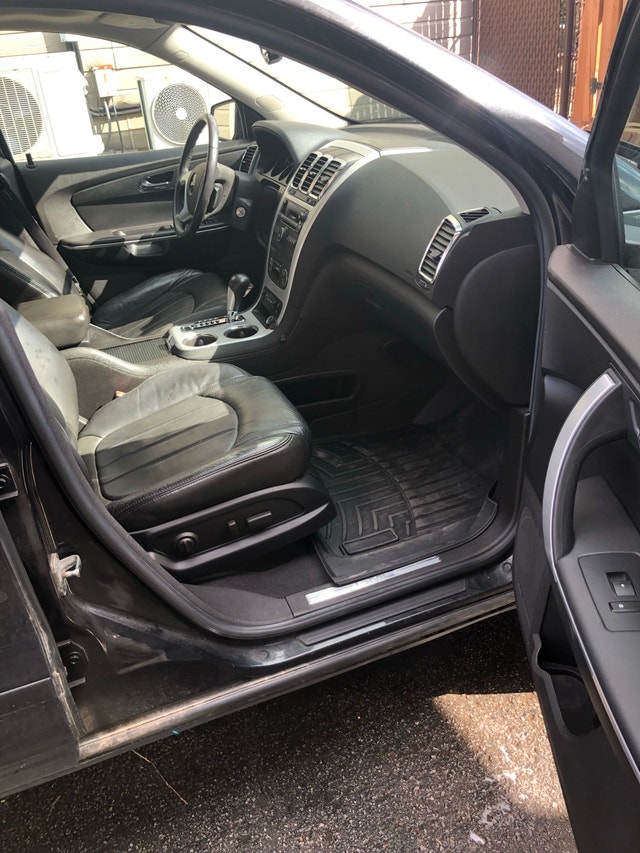 GMC acadia 2011 — photo 5