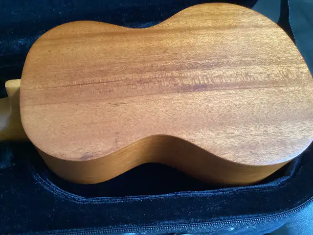 Ukulele Kiwaya KS-1 Soprano in Guitars in Sherbrooke - Image 7