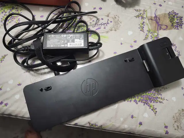 HP UltraSlim Docking Station with Power Adapter in Laptop Accessories in City of Toronto - Image 2