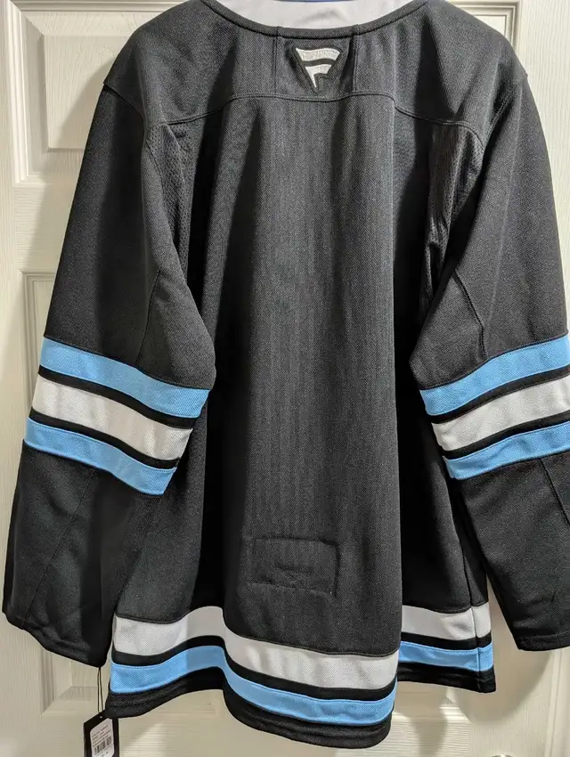 NWT Utah Hockey Club deadstock inaugural season jersey in Men's in Stratford - Image 3