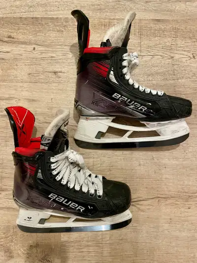 Bauer Intermediate Vapor X5 Pro Hockey Skate. Size 6 Fit 1. Like new condition. Used for 2 months. $...