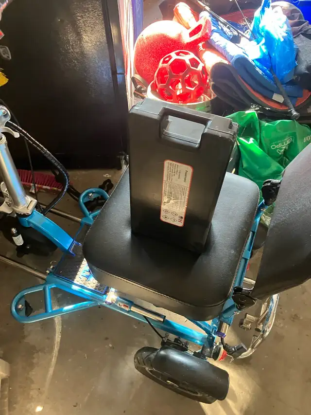 Electric scooter in Health & Special Needs in Hamilton - Image 4